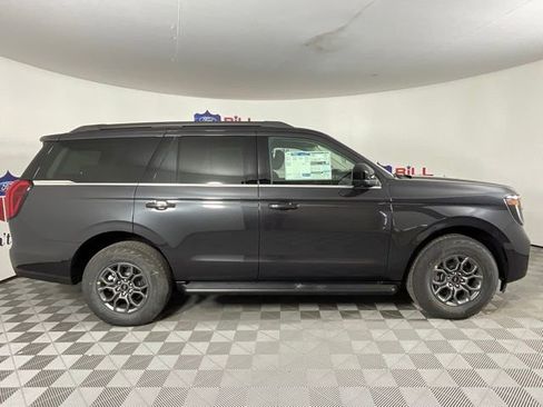 New 2025 Ford Expedition Active image 2