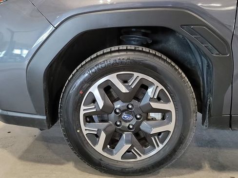 Used 2025 Subaru Forester Premium AWD/4WD image 13