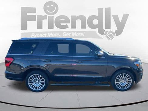 Used 2023 Ford Expedition Platinum image 4