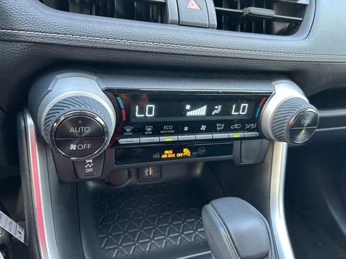 Used 2025 Toyota RAV4 LE AWD/4WD image 26