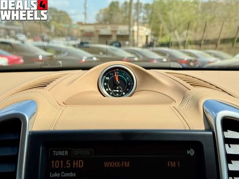 Used 2016 Porsche Cayenne GTS AWD/4WD image 25
