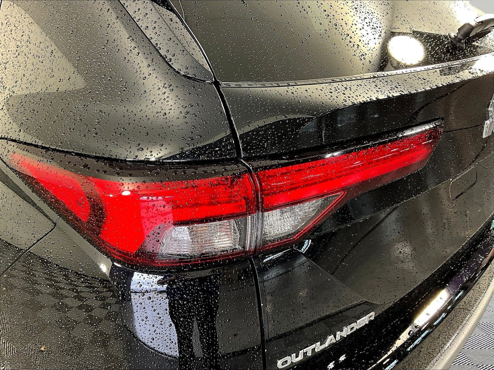 Used 2023 Mitsubishi Outlander SE AWD/4WD image 22