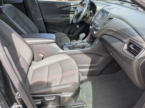 Used 2024 Chevrolet Equinox RS image 29