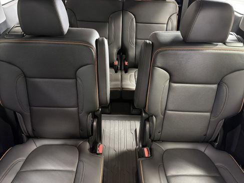 Used 2023 GMC Acadia AT4 w/ Preferred Package image 13