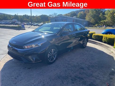 Used 2024 Kia Forte LXS FWD image 2