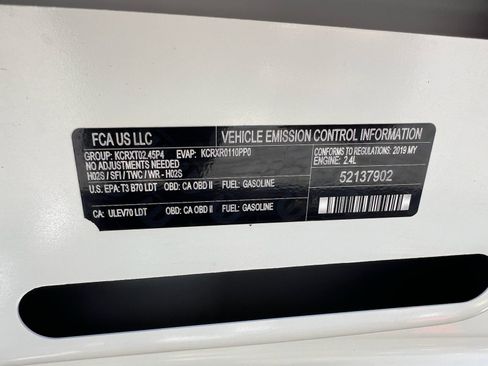Used 2019 Jeep Renegade Latitude w/ UConnect 8.4 Nav Group FWD image 33