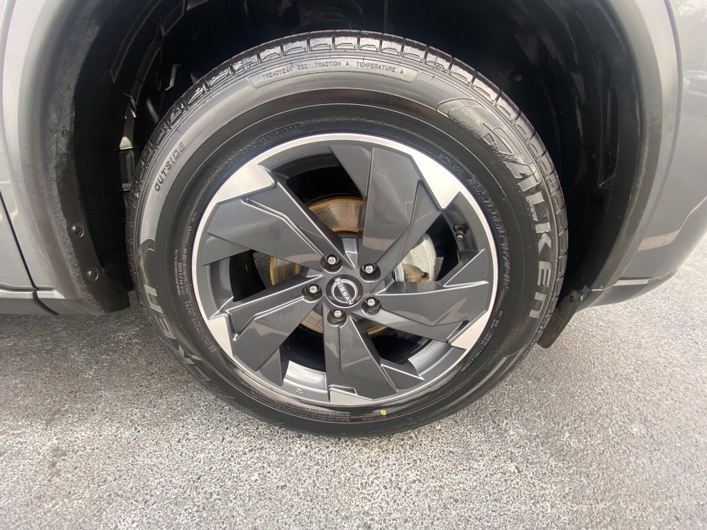 Used 2024 Nissan Rogue SV FWD image 29
