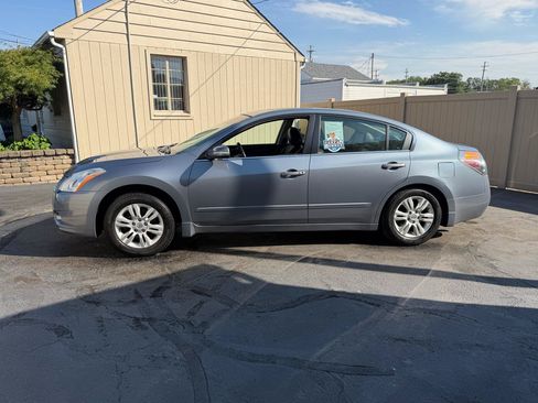 Used 2010 Nissan Altima 2.5 SL w/ SL Pkg FWD image 10