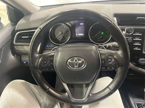 Used 2020 Toyota Camry SE image 14