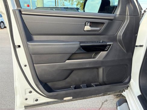 Used 2023 Toyota Tundra Limited image 20