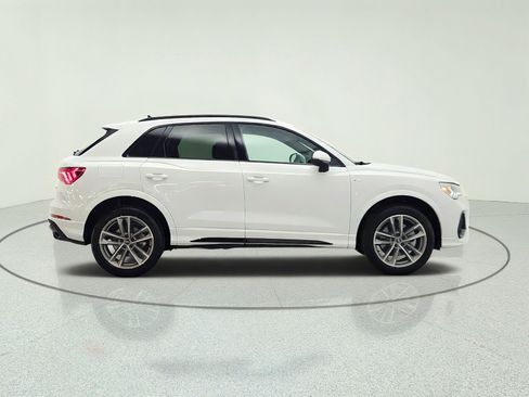 Used 2025 Audi Q3 2.0T Premium w/ Convenience Package AWD/4WD image 4