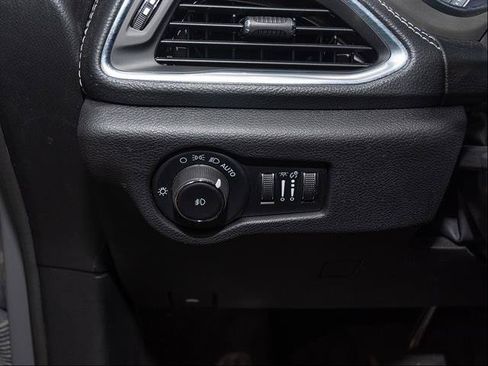 Used 2023 Chrysler Pacifica Limited w/ S Appearance Package AWD/4WD image 12