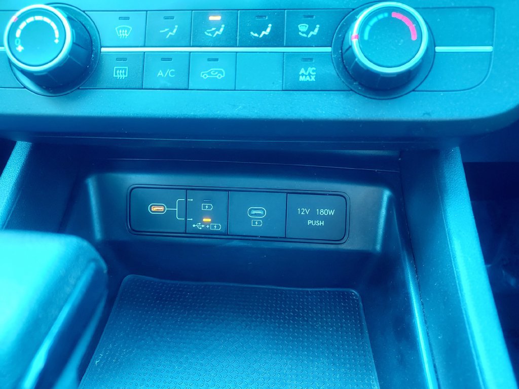 Used 2025 Hyundai Tucson SE AWD/4WD image 17