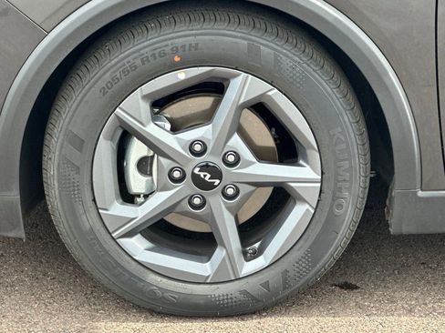 Certified 2025 Kia K4 LXS image 23