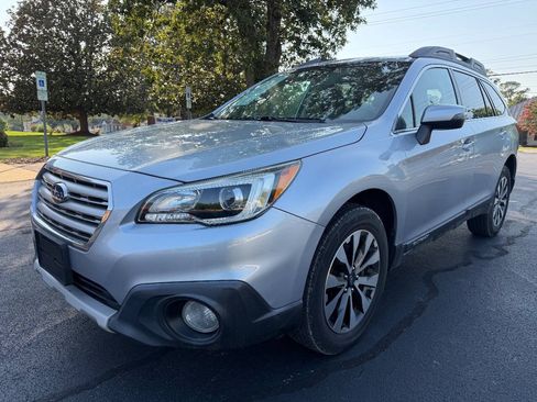 Used 2016 Subaru Outback 2.5i Limited AWD/4WD image 2
