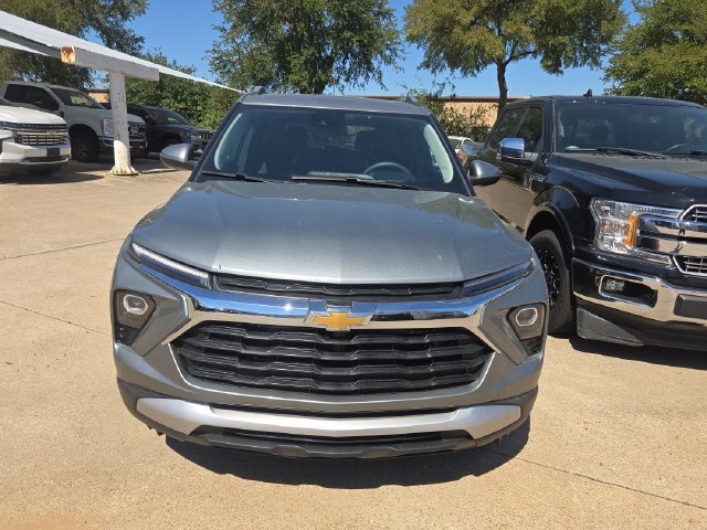 Used 2026 Chevrolet TrailBlazer LT FWD image 2