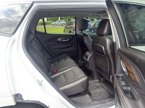 Used 2020 GMC Terrain Denali w/ Denali Premium Package AWD/4WD image 18