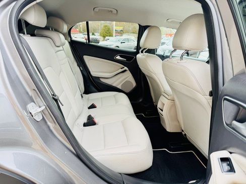 Used 2015 Mercedes-Benz GLA 250 image 16