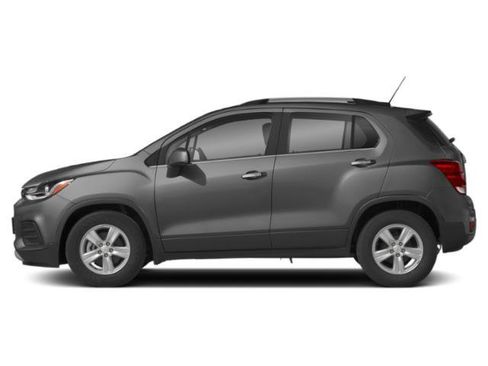 Used 2020 Chevrolet Trax LT w/ Driver Confidence Package FWD image 3