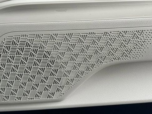 New 2026 Kia Carnival EX FWD image 22