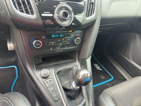 Used 2017 Ford Focus RS image 24
