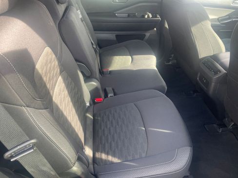 Used 2025 Nissan Pathfinder SV image 39