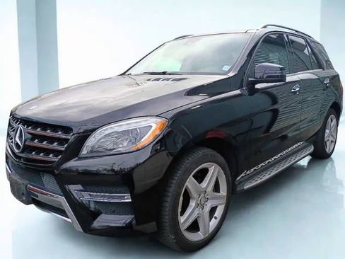 Used 2015 Mercedes-Benz ML 400 4MATIC image 2