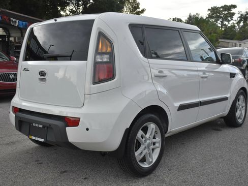 Used 2011 Kia Soul + FWD image 4