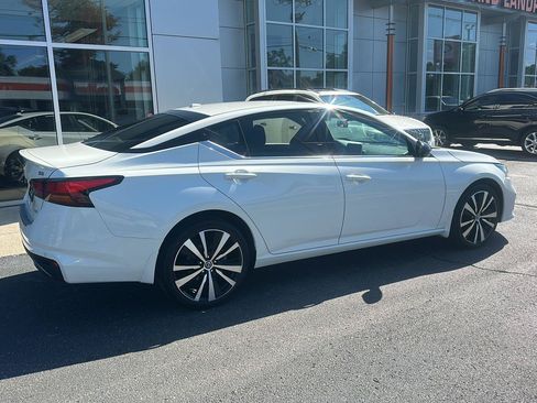 Used 2021 Nissan Altima 2.5 SR w/ SR Premium Package AWD/4WD image 3