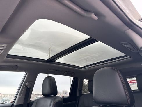 Used 2018 Toyota Highlander Limited Platinum image 29