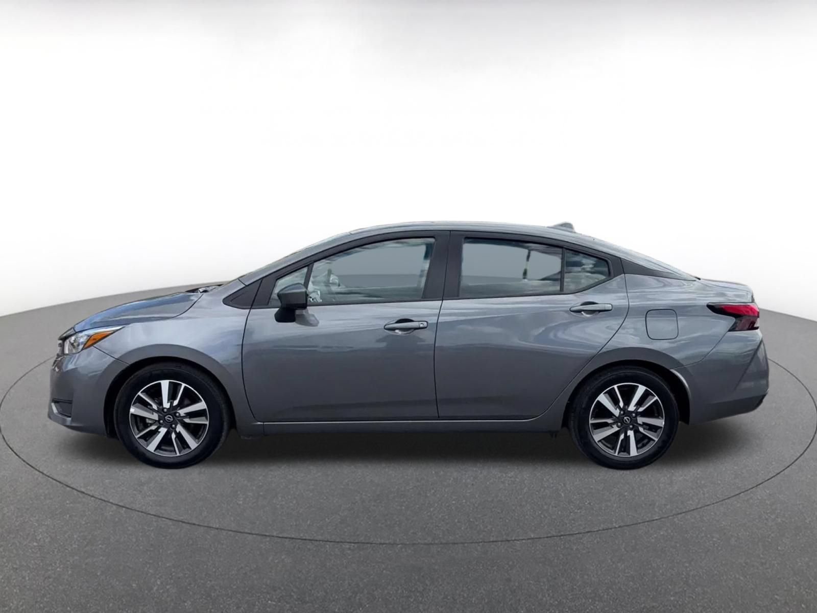 Used 2025 Nissan Versa SV FWD image 8