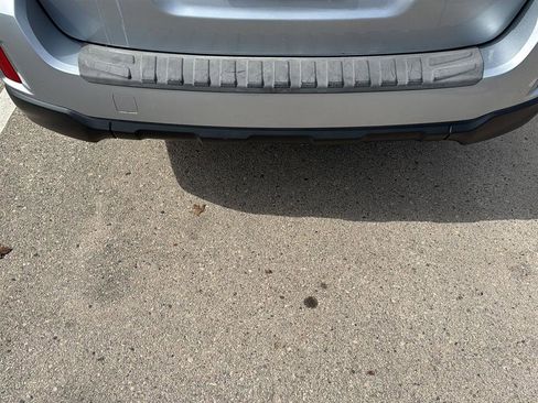 Used 2017 Subaru Outback 3.6R Limited w/ Popular Package #5 image 11