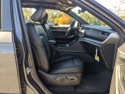 New 2025 Jeep Grand Cherokee L Limited w/ Black Appearance Package image 53