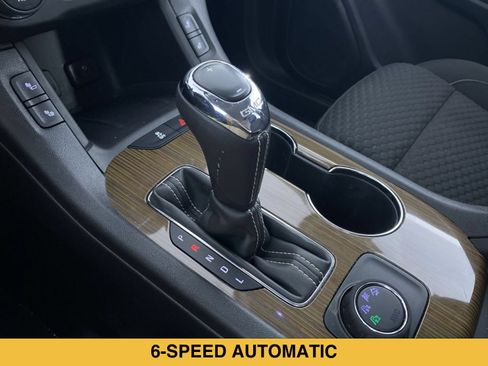 Used 2018 GMC Acadia SLE AWD/4WD image 7