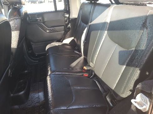 Used 2017 Jeep Wrangler Unlimited Sahara AWD/4WD image 20