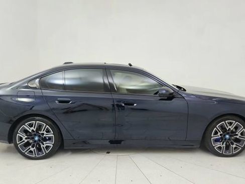 Used 2025 BMW i5 xDrive40 w/ M Sport Package image 6