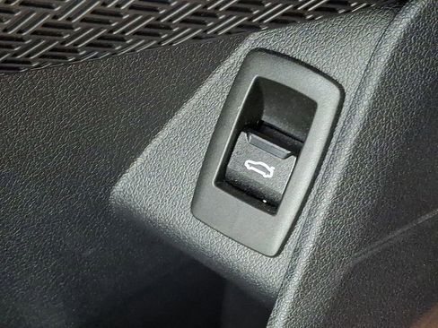 Used 2025 BMW X2 M35i w/ Premium Package image 24