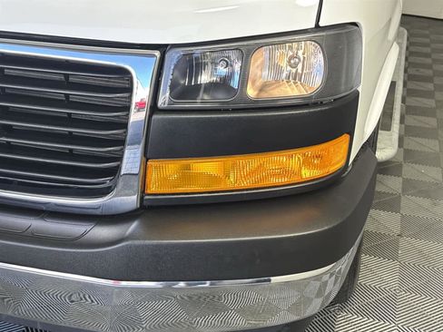 Used 2024 GMC Savana 2500 w/ Driver Convenience Package image 9