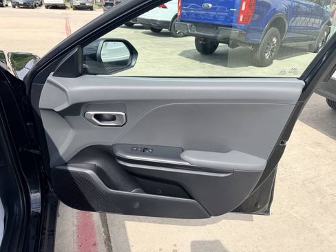 Used 2025 Kia K4 FWD image 25