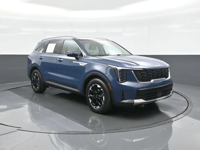 Used 2024 Kia Sorento S w/ Panoramic Sunroof Package