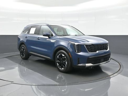 Used 2024 Kia Sorento S w/ Panoramic Sunroof Package FWD image 1