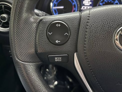 Used 2019 Toyota Corolla LE FWD image 23