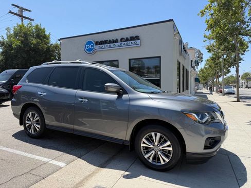 Used 2018 Nissan Pathfinder S FWD image 1