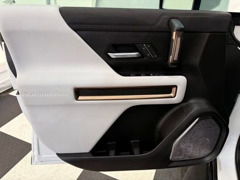 Used 2025 GMC Hummer EV 3X image 16