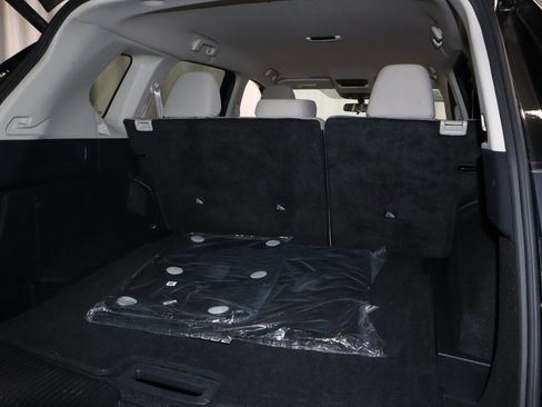 Certified 2025 Nissan Rogue SV image 15