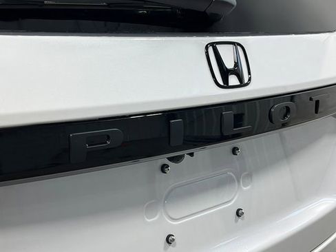 New 2026 Honda Pilot Touring image 10