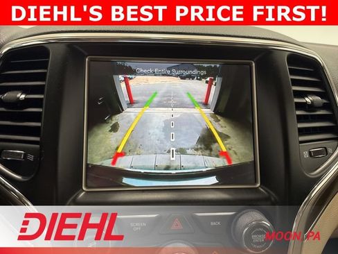 Used 2017 Jeep Grand Cherokee Limited AWD/4WD image 36