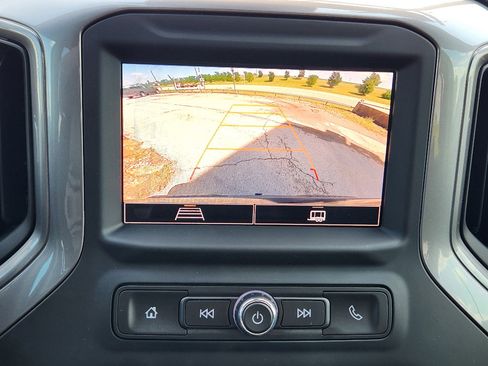 Used 2023 Chevrolet Silverado 1500 Custom image 18