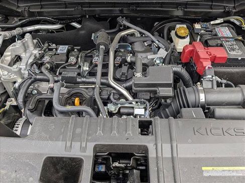 New 2025 Nissan Kicks S image 15