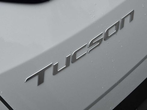 Used 2025 Hyundai Tucson Limited FWD image 11